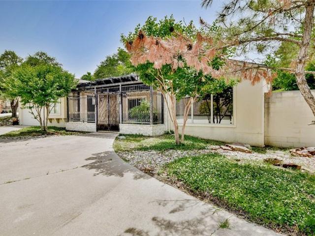 Townhouse for sale in Hood, Texas