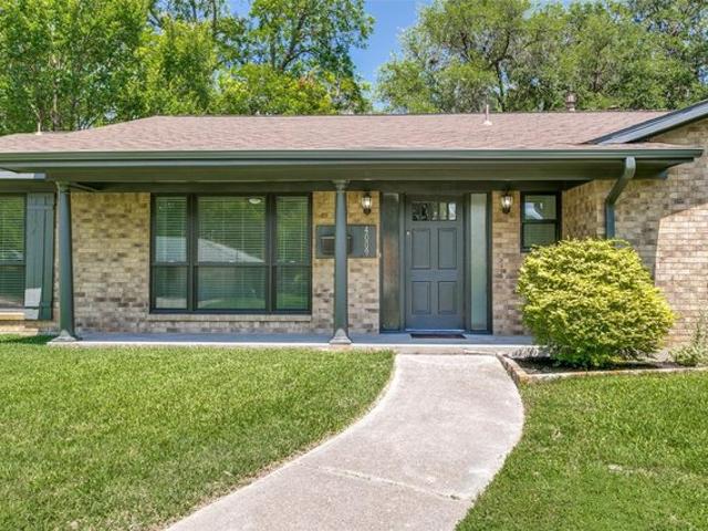 House for sale in Benbrook, Texas