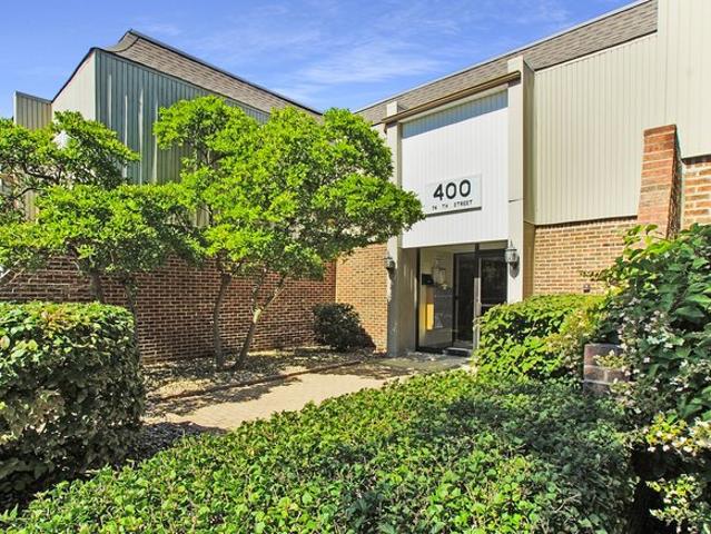 Condo for sale in Downers Grove, Illinois