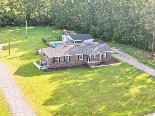 House for sale in Bonneau, South Carolina
