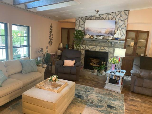 House for sale in Bonneau, South Carolina