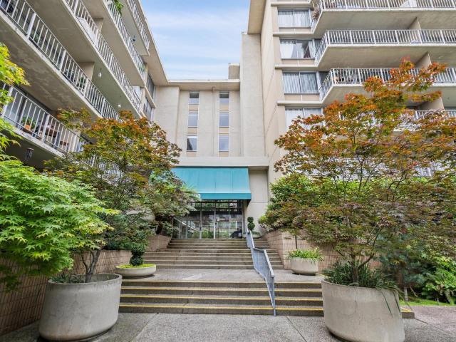 Condo for sale in San Mateo, California