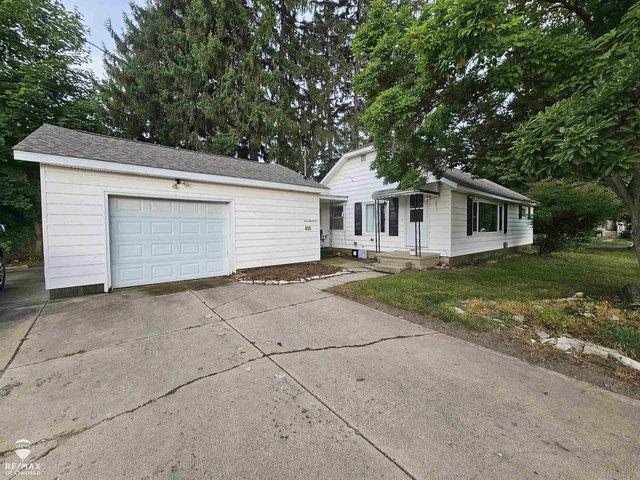 House for sale in Owosso, Shiawassee County