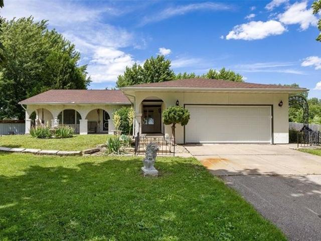 House for sale in Linn, Iowa