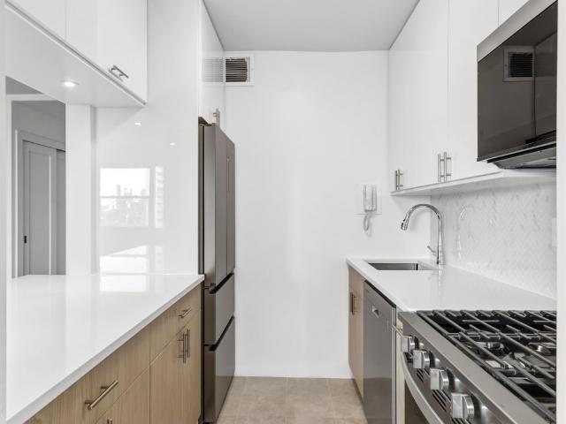 Condo for sale in Manhattan Community Board 6, New York