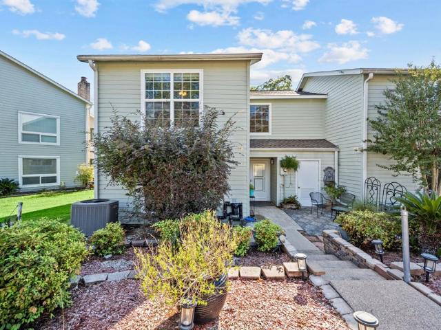 Townhouse for sale in Livingston