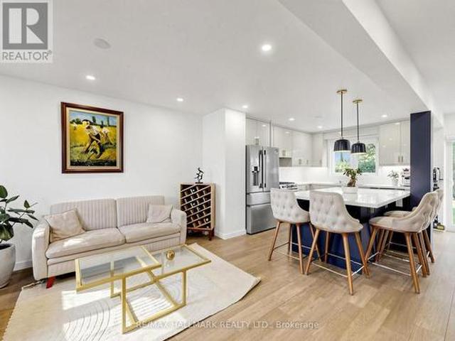 House for sale in Newmarket, Golden Horseshoe
