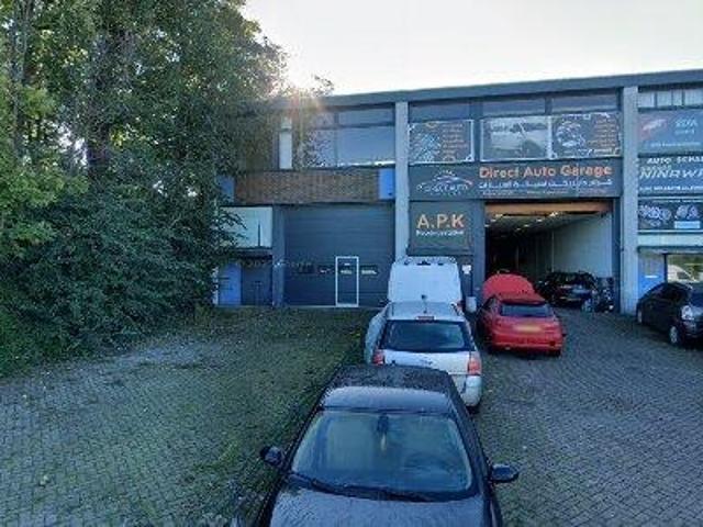 Bedrijfspand te huur in Spijkenisse, Zuid Holland