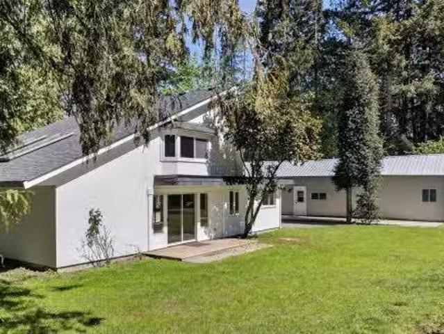 House for sale in Area G (Mid-Oceanside), Regional District of Nanaimo