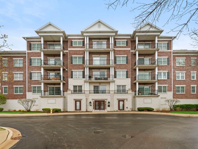 Property for sale in Clarendon Hills, Illinois