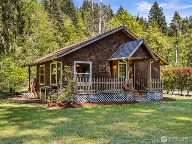 House for sale in Hoodsport, Washington