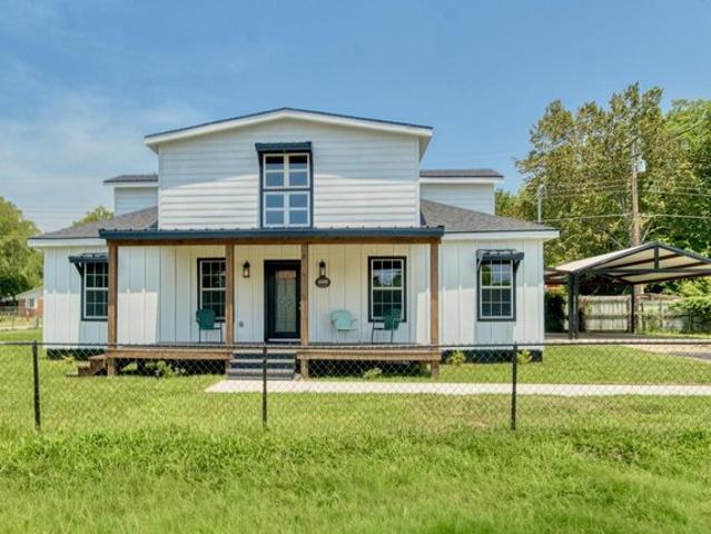 House for sale in Harrison, Texas