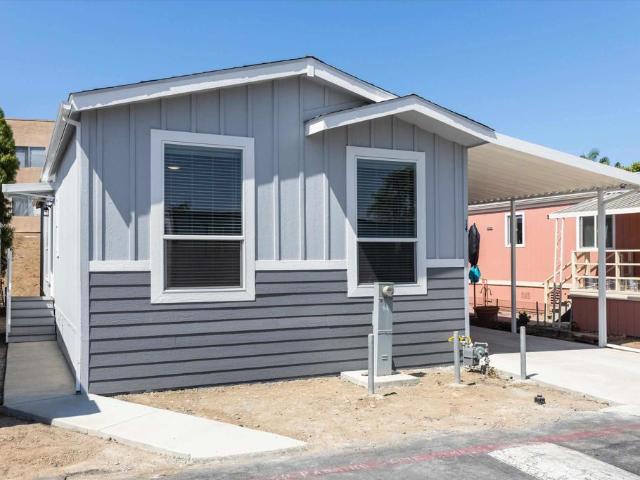 House for sale in Vista, California