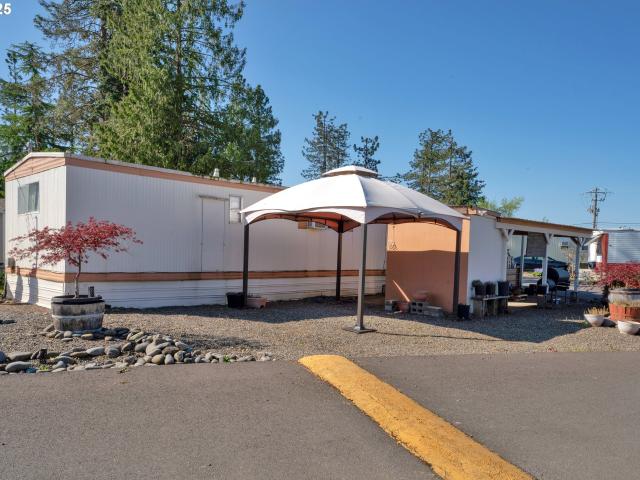 House for sale in Creswell