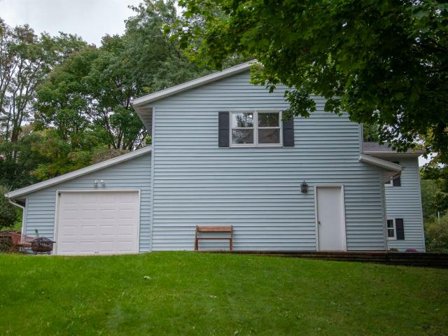 House for sale in De Witt Addition, Mount Horeb
