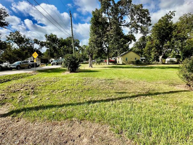 Land for sale in Clute, Brazoria County