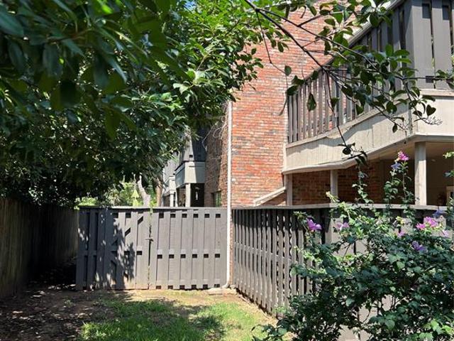Condo for sale in Arlington, Tarrant County