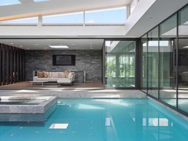 Property for sale in Chaslands, Canterbury