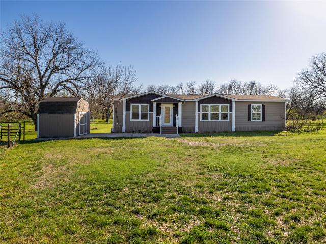 House for sale in Milam, Texas