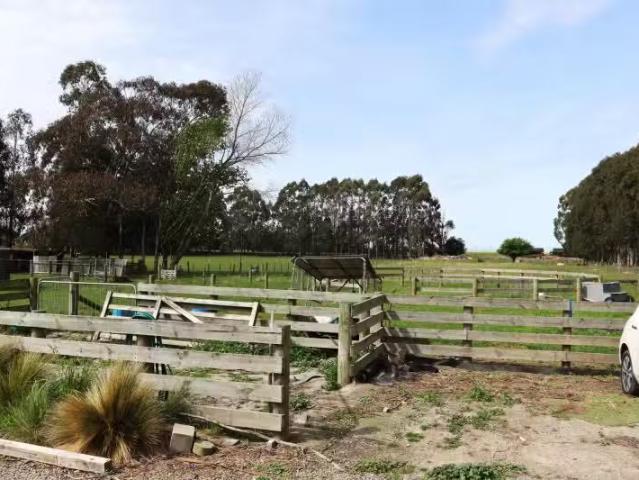 House for sale in Otakou