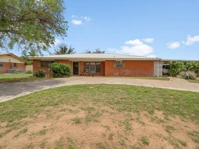 House for sale in Howard, Texas