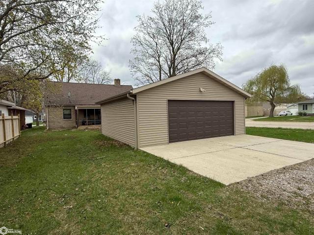 House for sale in Clear Lake, Cerro Gordo County