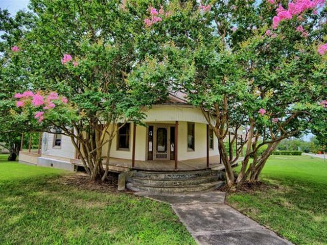 House for sale in Saint Jo, Texas