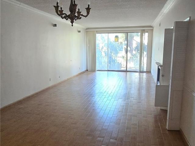 Condo for sale in Canoga Park, California