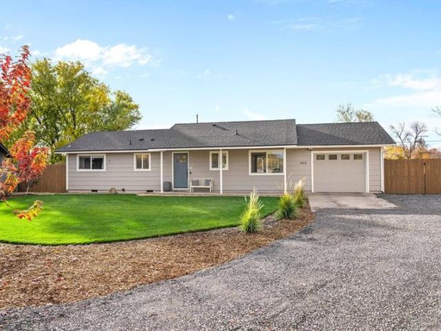 House for sale in Redmond, Deschutes County