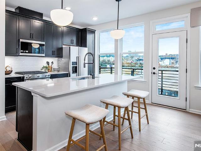 Townhouse for sale in Hudson, New Jersey