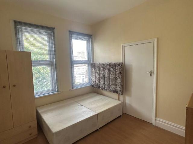House for rent in Palmers Green, Greater London