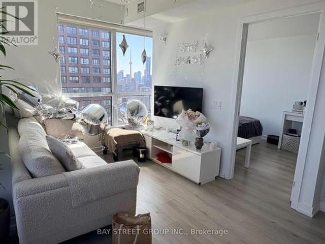 Condo for sale in Toronto Centre, Toronto