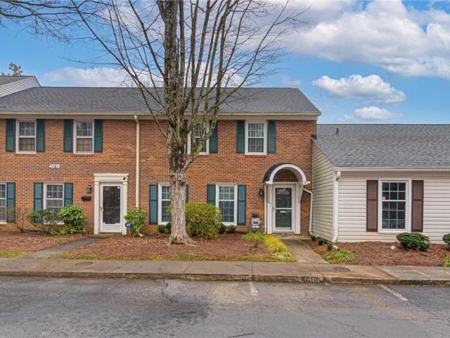 Townhouse for sale in Pfafftown, North Carolina