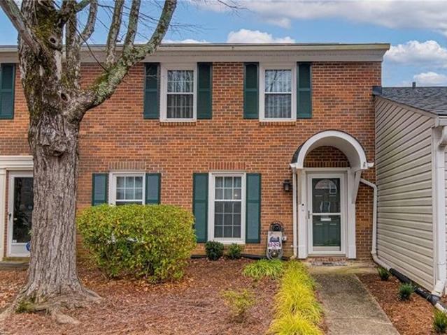 Townhouse for sale in Pfafftown, North Carolina