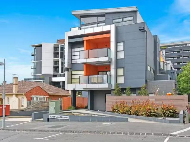 Apartment for rent in Box Hill