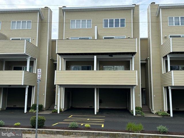 Townhouse for sale in Delaware