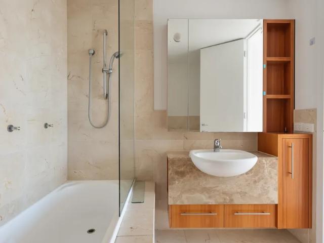 Apartment for rent in East Melbourne