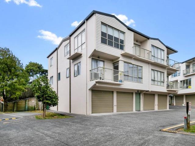 Apartment for rent in Northcote, Kaipātiki