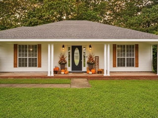 House for sale in Semmes, Mobile County