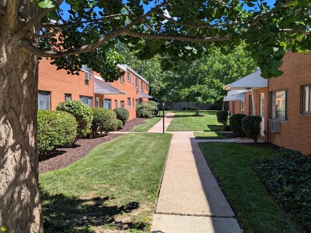 Apartment for rent in Kamms Corner, Cleveland