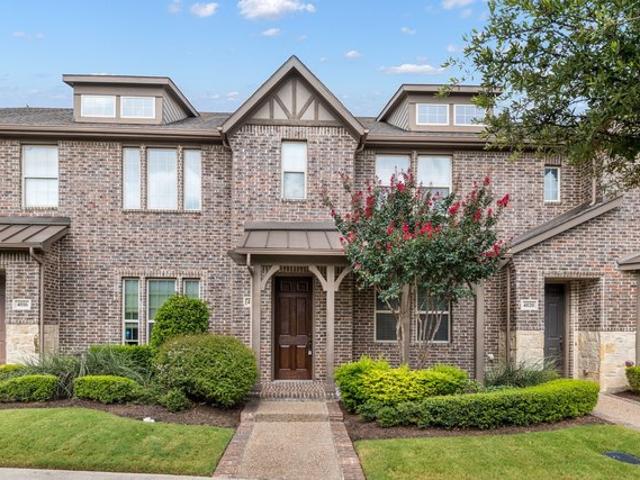 Townhouse for sale in Arlington, Texas