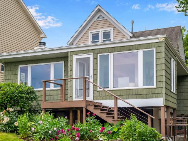 House for sale in Mchenry, Illinois
