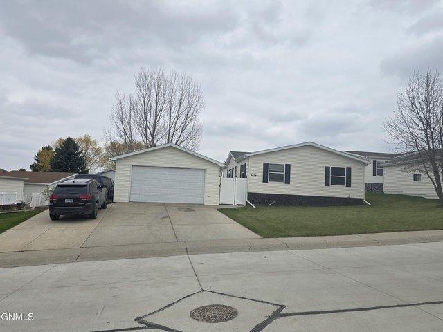 House for sale in Bismarck, North Dakota