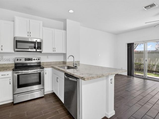 Townhouse for sale in Lauderhill, Broward County