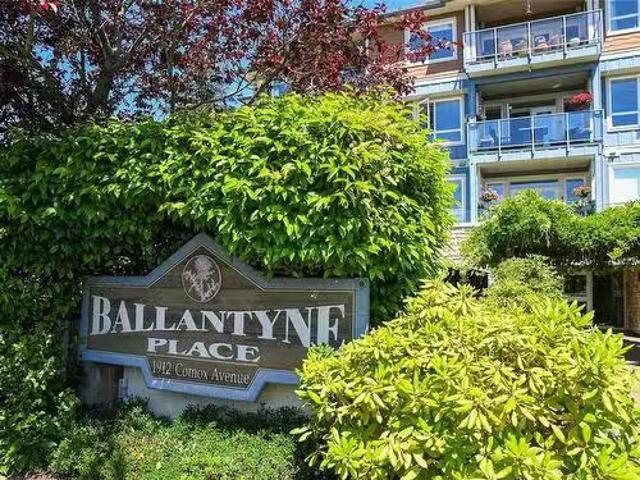 Condo for sale in Comox