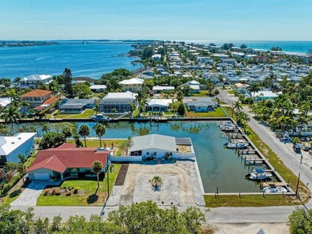 House for sale in Holmes Beach, Florida
