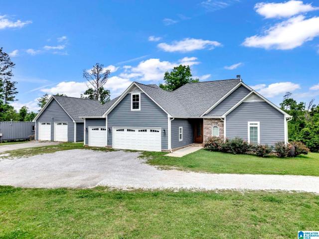 House for sale in Columbiana, Alabama