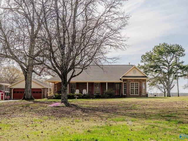 House for sale in Hillsboro, Alabama