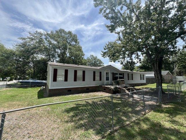House for sale in Bonneau, South Carolina