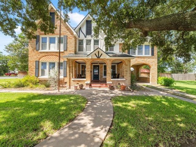 House for sale in Weimar, Texas